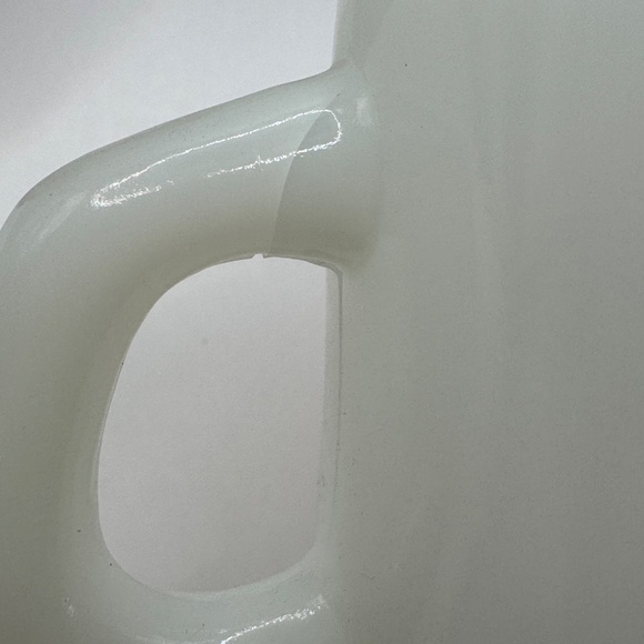 4 Holly Hobby Termocrisa milk glass mugs. Red and White Holly Hobby mug. - Picture 7 of 9
